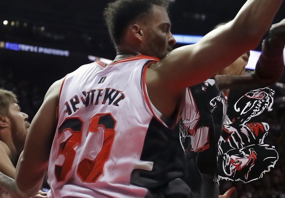 猛龙内线防守问题暴露：珀尔特尔移动速度短板被篮网进攻策略针对性打击，防守轮转漏洞危及季后赛席位争夺